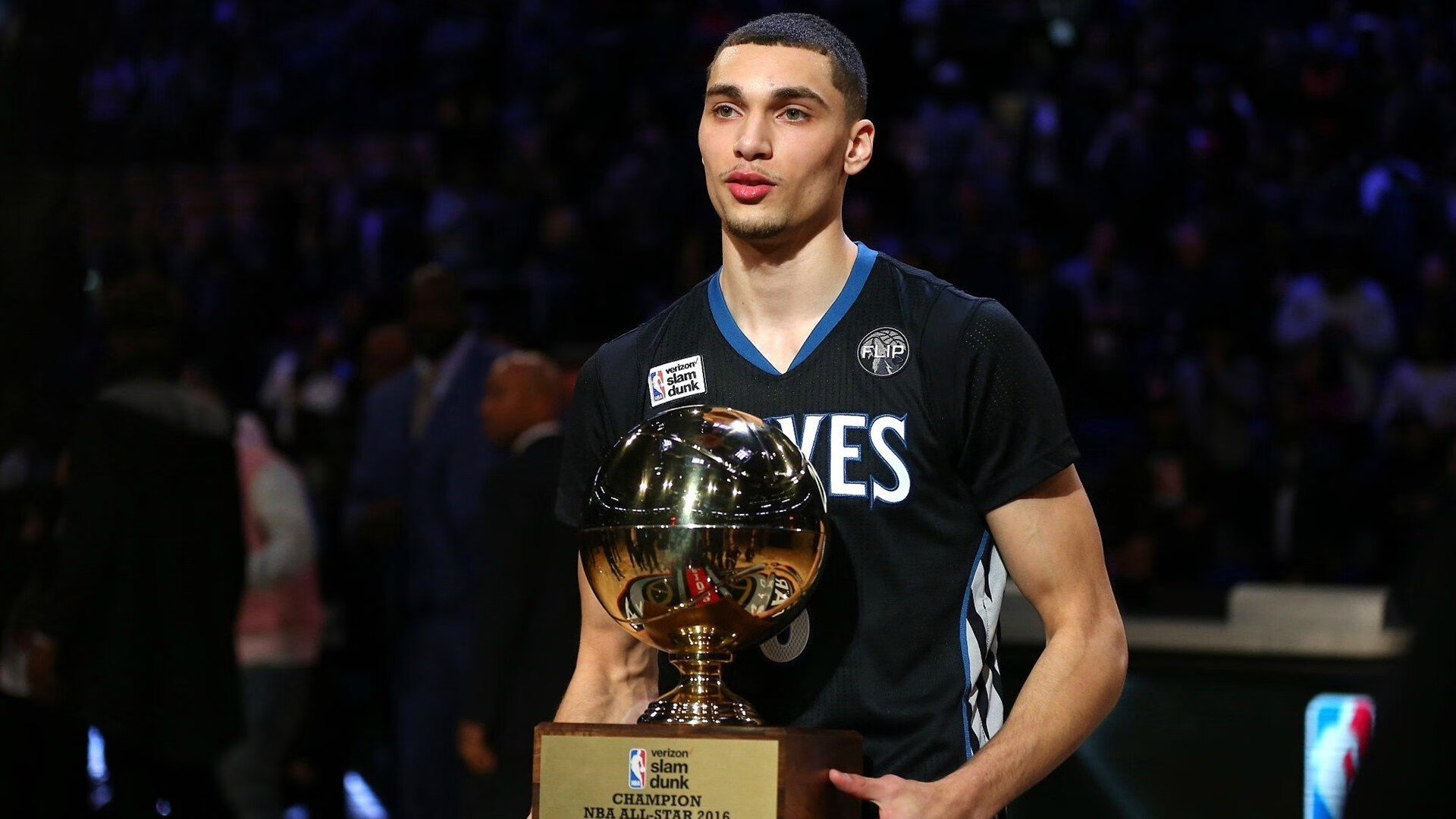 开云体育直播-时空交错的神来之笔，当勇士克莱化身为步行者终结者